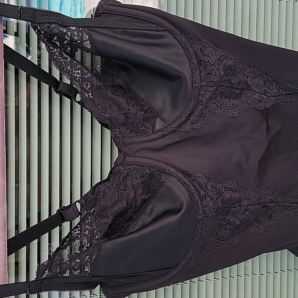Maidenform Shapewear Bodysuit With Built In Underwire Bra Sz 36 C Black - Picture 3 of 15